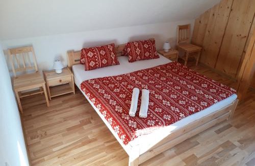 Liptovsky Trnovec House | Jafura-dovolenkový zrubový dom na brehu Liptovskej Mary