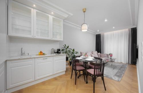 Wola Apartment | Jaktorowska by Solarento