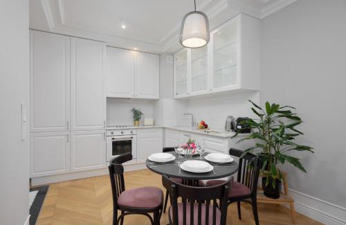 Wola Apartment | Jaktorowska by Solarento