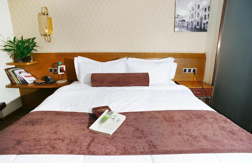 Yanta Qu Hotel | James Joyce Hotel Xi'an Datang Furong Garden