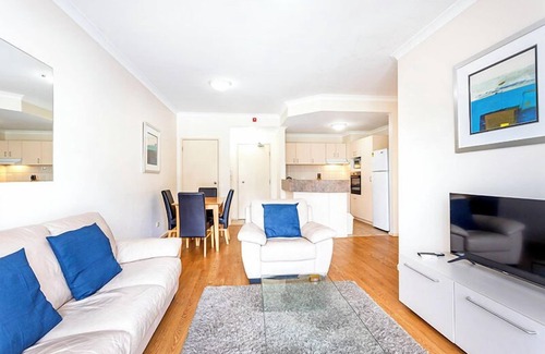 Northbridge Apartment | James on the Park - Executive Escapes