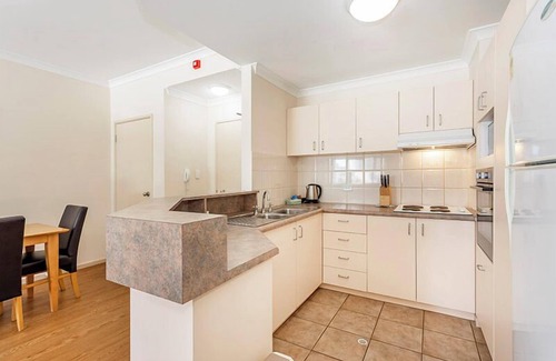 Northbridge Apartment | James on the Park - Executive Escapes