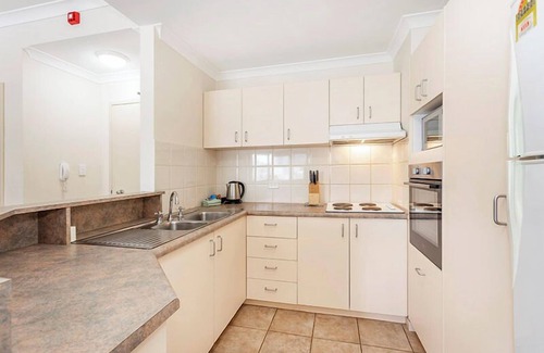 Northbridge Apartment | James on the Park - Executive Escapes