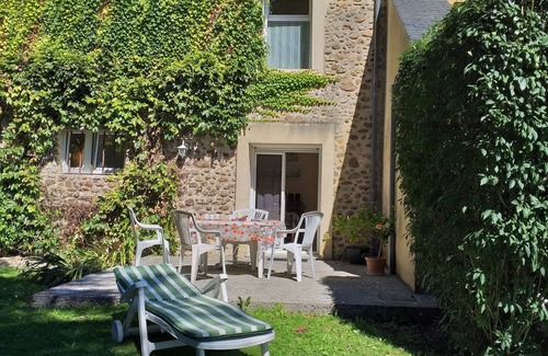 Saint-Vincent Apartment | "Jardin sur les Pyrénées" sports and well-being breaks, "Les 3 Collines".