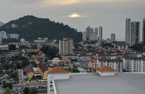 Tanjung Bungah Condo | Jazz Suites 171: 2-Bedroom Seaview & Hillview
