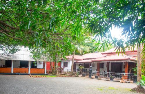 Moragaswewa House | JC'S White House