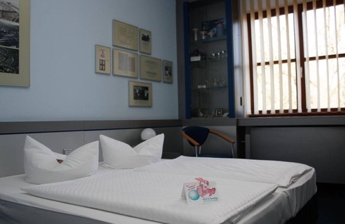 Goschwitz Hotel | Jembo Park