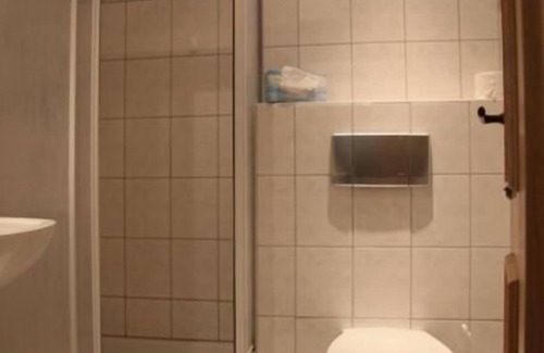 Goschwitz Hotel | Jembo Park