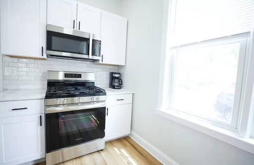 Federal Hill Apartment | Jennifer's Spa-Like Historic Broadway Getaway