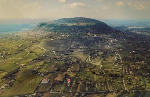 Somlovasarhely House | Jera Pince és Vendégház