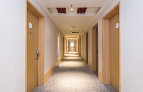 Hongqiao Hotel | JI Hotel Caohejing Shanghai