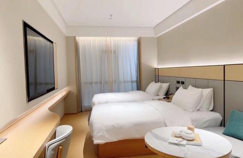 Dapuqiao Hotel | JI Hotel Shanghai Dapu Bridge Sun Moon Light Center