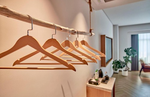 Jianghai Qu Hotel | Jiangmen Sanmuli Hotel-Waihai Bridge in Jianghai High-tech Zone, near Zhongshan Ancient Town Lighting Expo