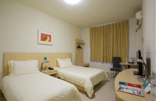 Luyuan Hotel | Jinjiang Inn Changchun FAW Factory Car Business City