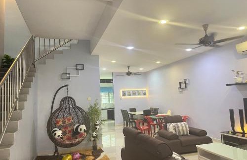 Asam Kumbang House | JJ&KK Homestay