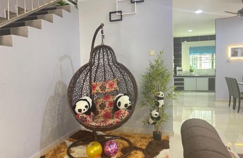 Asam Kumbang House | JJ&KK Homestay