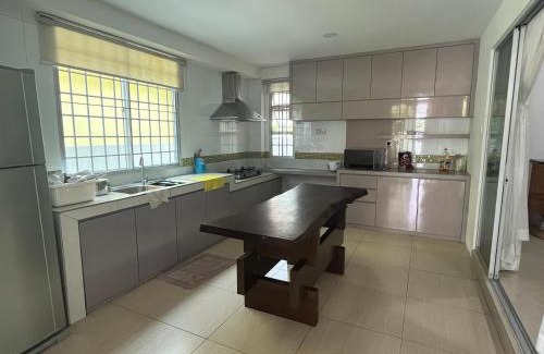 Lutong Apartment | Jo's