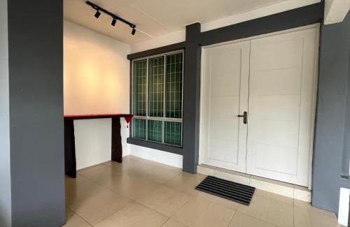 Lutong Apartment | Jo's