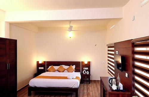 Kunchithanny Hotel | Johns Solitude