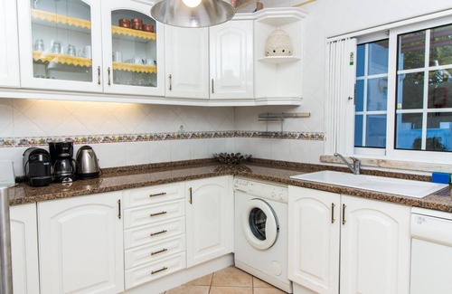 Castelo Villa | Joia da Galé House | Pool and Garden & Galé Beach