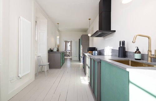 New Town Apartment | JOIVY Observatory House & Apartment