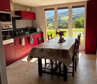 Jausiers Apartment | Joli appartement avec superbe extérieur