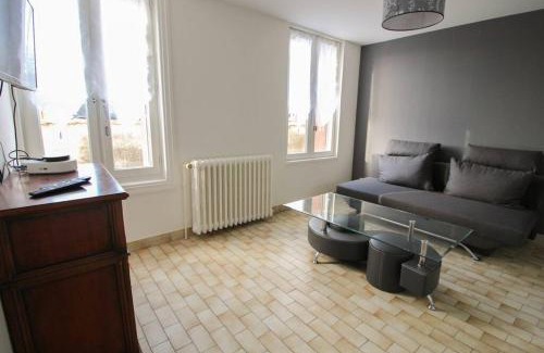 La Couronne Apartment | Joli T3 rénové/Wifi/Grand parking