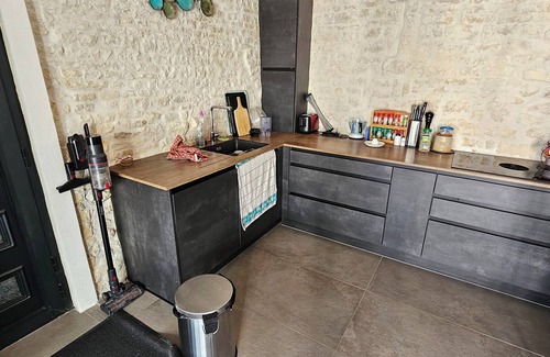 Montroy House | Jolie Maison au Calme, Proche de La Rochelle/ile de Ré. Clim/piscine