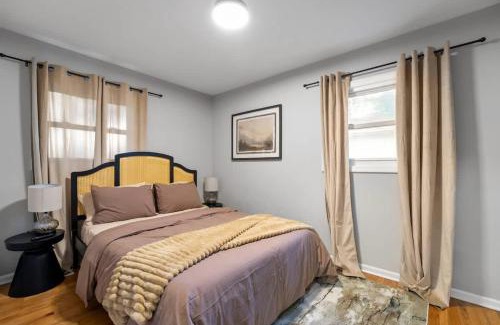 Joliet House | Joliet Cozy Oasis 4BR