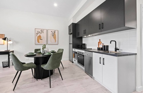 Port Adelaide Apartment | Jolly Jubilant Jubilee - New 2 Bed Apt