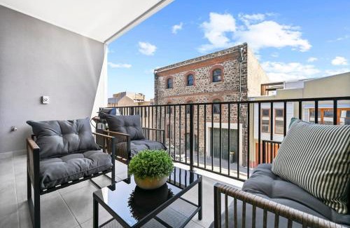 Port Adelaide Apartment | Jolly Jubilant Jubilee