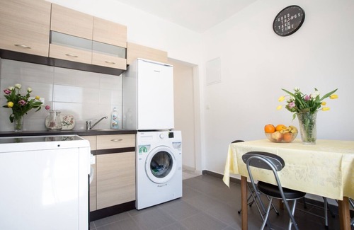 Zvekovica Apartment | Joseph - Superior sea, bay & mountain view apartment - free parking included