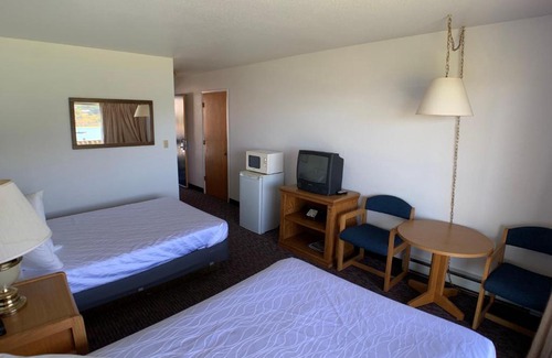 Gold Beach Hotel | Jot's Resort