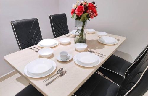 Taman Daya Villa | JPP l 角头间豪华私人KTV房120寸电视BBQ自动麻将机桌球PS4可以睡29个人5分钟Austin