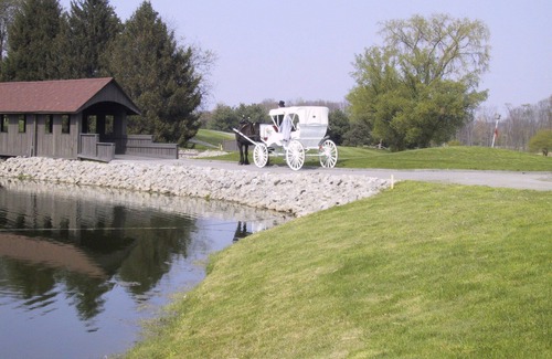 Hubbard House | Julia's Bed & Breakfast 6500 Sq Ft. Sleeps 16 with 8 Bathrooms