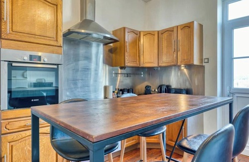 Grand-Couronne Apartment | Julie : beau F6 *rénové *terrasse *parking *Rouen