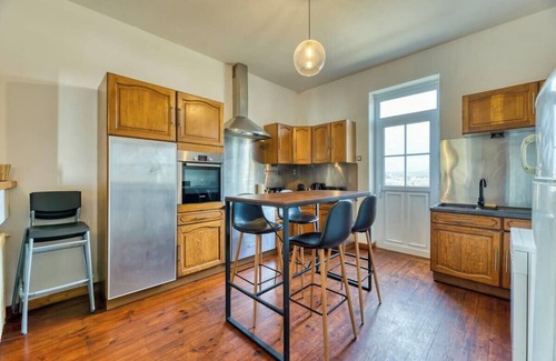 Grand-Couronne Apartment | Julie : beau F6 *rénové *terrasse *parking *Rouen