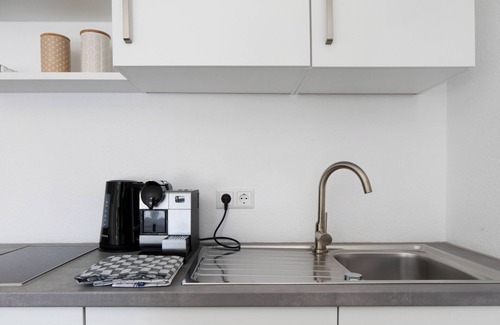 Unterwiehre-Nord Apartment | Juliette holiday flat, very central with balcony and WLAN