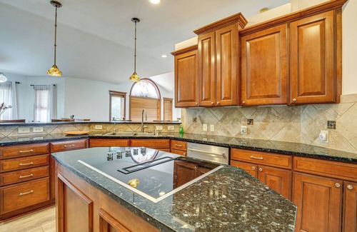 Junction City House | Junction City Home w/Hot Tub - Near Milford Lake!