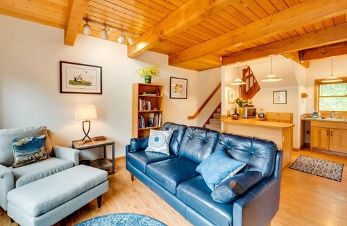 Juneau House | Juneau Vacation Home Stunning View and Beach Access