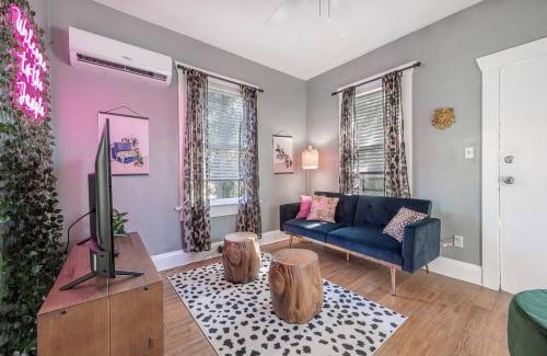 Seminole Heights Apartment | Jungle Themed Apt. Close to Coffee, Food + Shops!