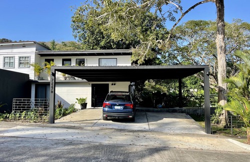 Panama City House | Jungle view Luxury Villa in gated neighbourhoodnn