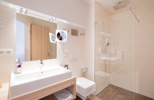 Ehingen Apartment | Junior-Suite, ca. 42qm mit Flachbild TV und WLAN