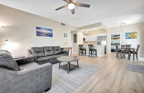 Bella Vista Condo | JupRent's - Beachy Keen - 2Bed/2Bath -Jupiter - Beach Pool Golf Fishing Biking