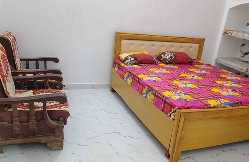 Ayodhya Hotel | Just 50 Meters from RamMandir’sHeart–Where Comfort Meets Convenience,Guaranteed!