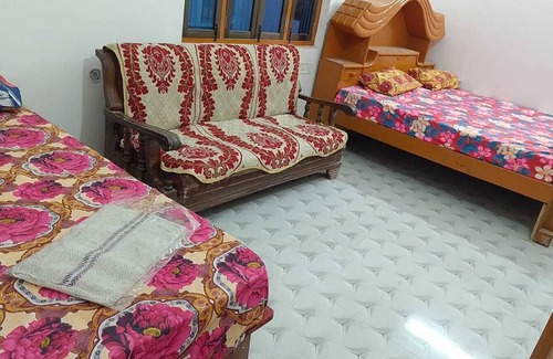 Ayodhya Hotel | Just 50 Meters from RamMandir’sHeart–Where Comfort Meets Convenience,Guaranteed!