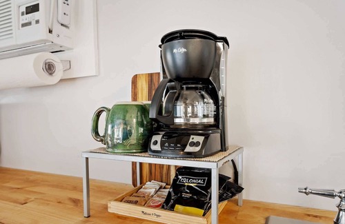 York Harbor House | Just Beachy – Charming Studio!