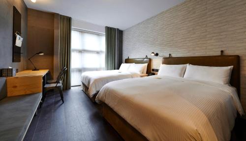 Sanchong Hotel | Just Sleep - Sanchong