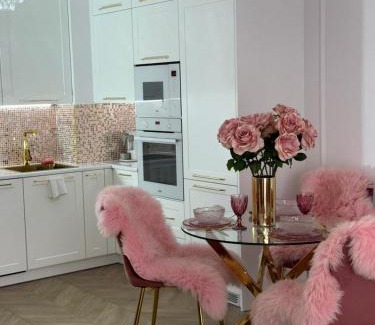 Grunwald Apartment | Just Unique rose