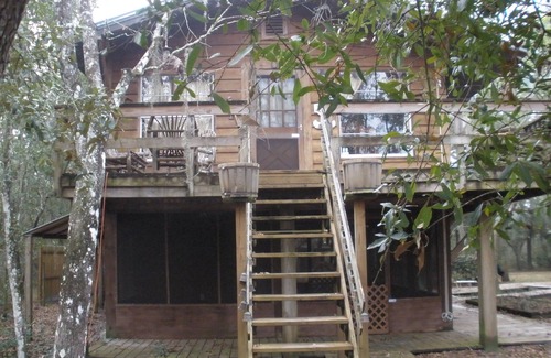 Ridge Manor Cabin | Just What You Are Looking For, Get Away From It All And Bring The Pets Too.